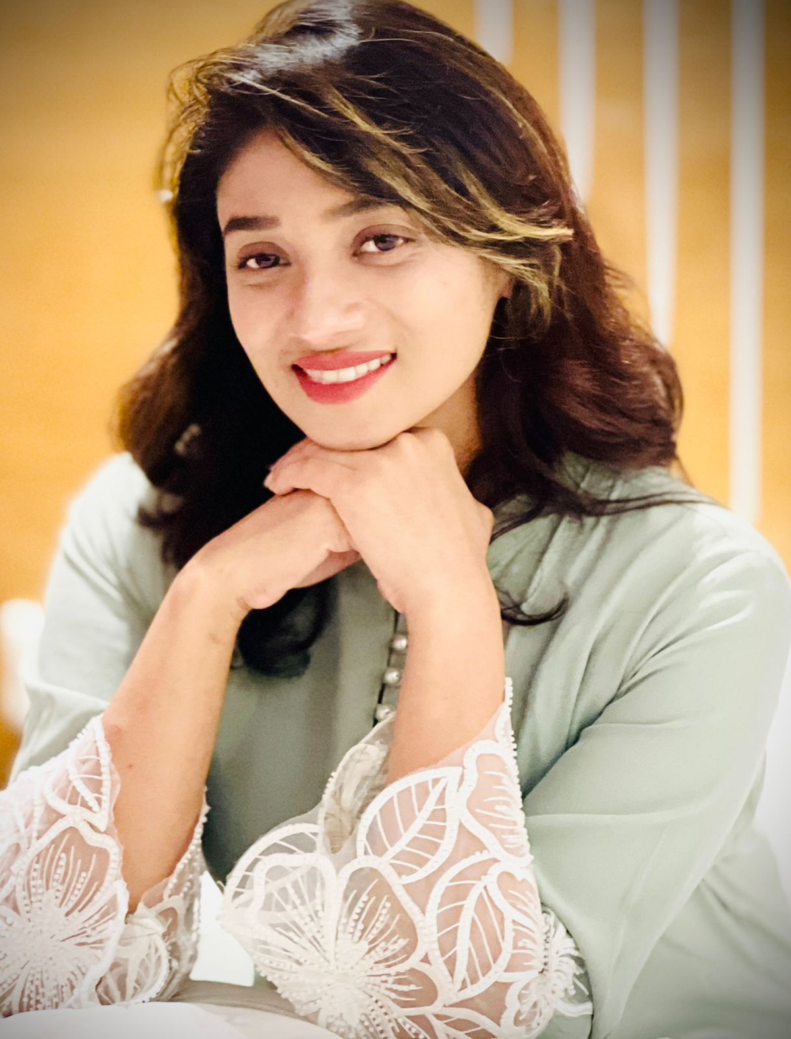 একা থাকা মানেই নিঃসঙ্গতা নয়-নিজের কাছে ফেরার এক শিক্ষা