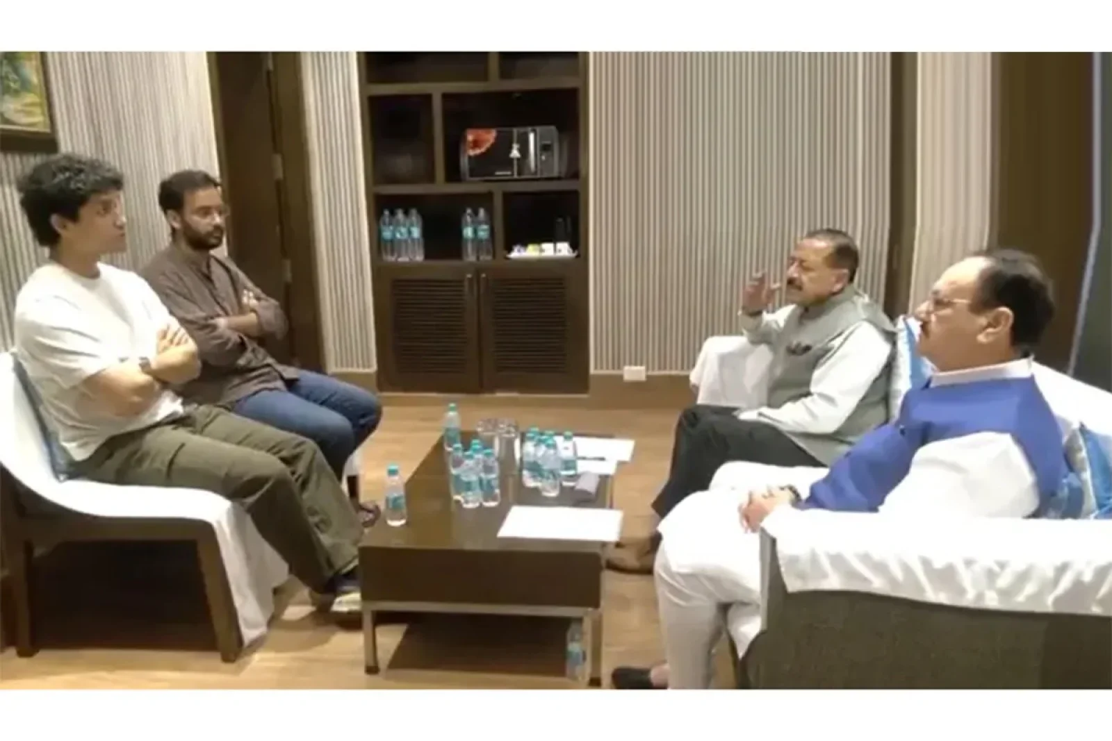 সরকারের সঙ্গে বৈঠকেও শিক্ষামন্ত্রীর পদত্যাগের দাবিতে অনড় সিজেপি