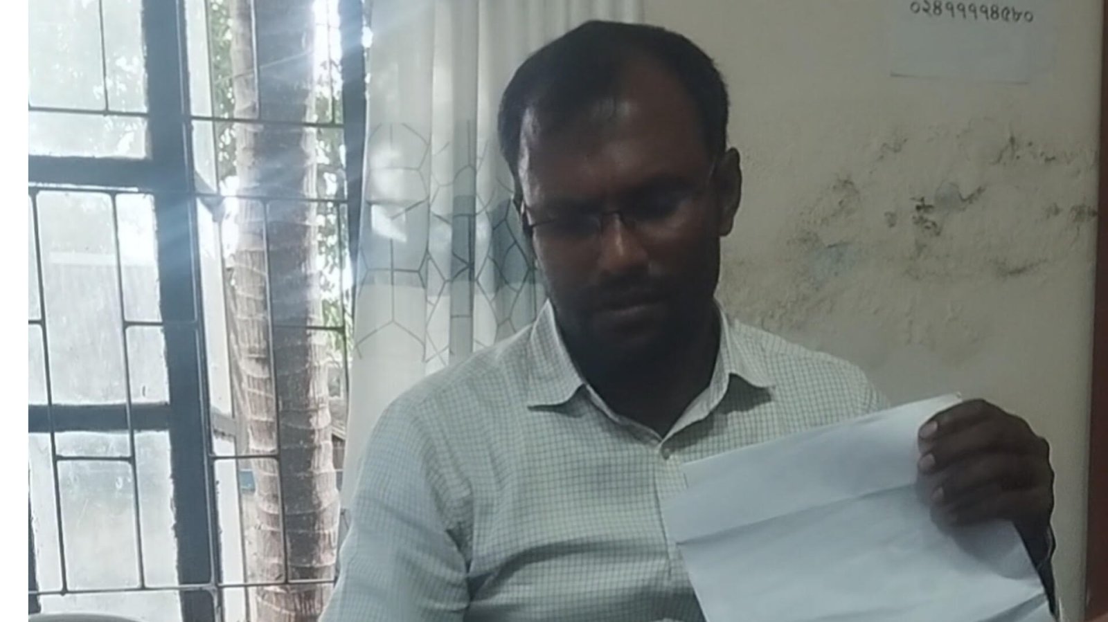 কালিয়ায় সায়রাত সহকারীর বিরুদ্ধে ঘুষ নেয়ার অভিযোগ