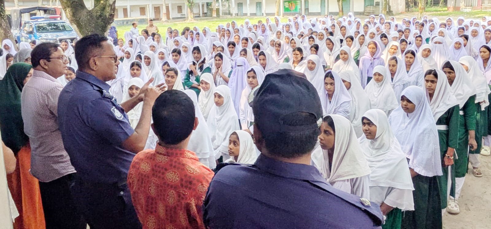গোবিন্দগঞ্জে ইভটিজিং ও বাল্যবিবাহ প্রতিরোধে ক্যাম্পেইন ও আলোচনা সভা