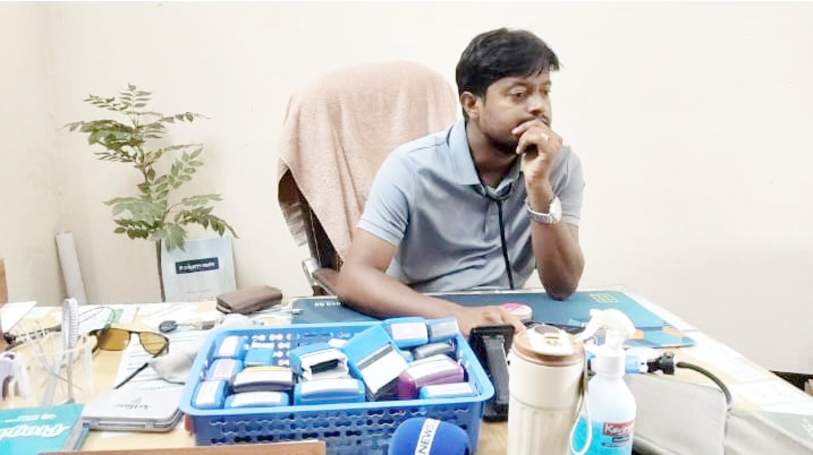 নাচোলে ডিএমএফ ডাক্তারের এন্টিবায়োটিকের প্রেসক্রিপশন-ঝুঁকিতে জনস্বাস্থ্য