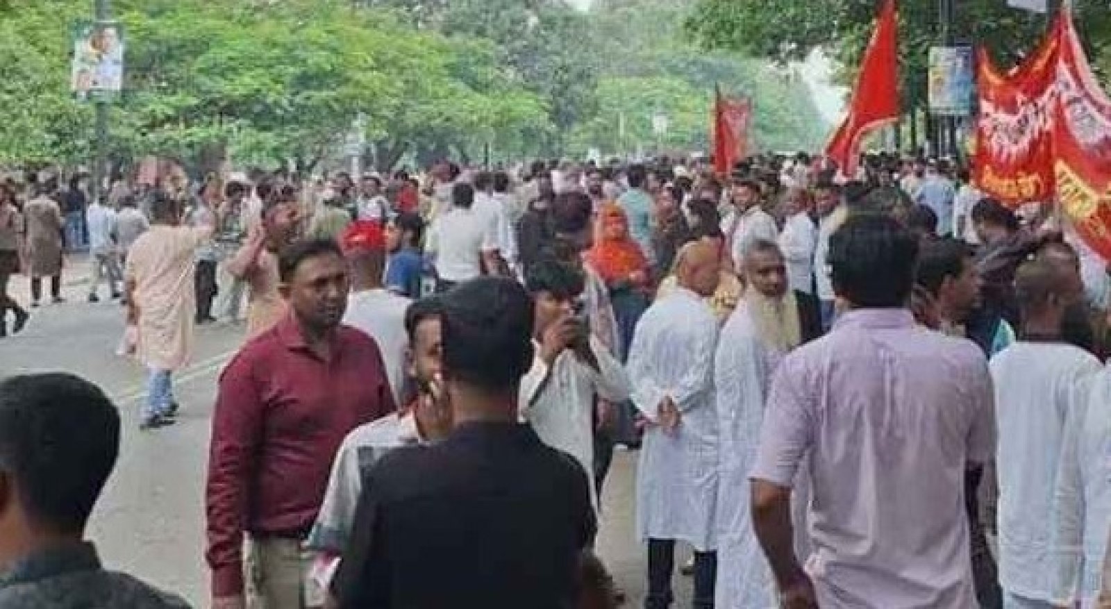 জিয়া উদ্যানে বিএনপি’র প্রতিষ্ঠাবার্ষিকী উপলক্ষে নেতাকর্মীদের ঢল