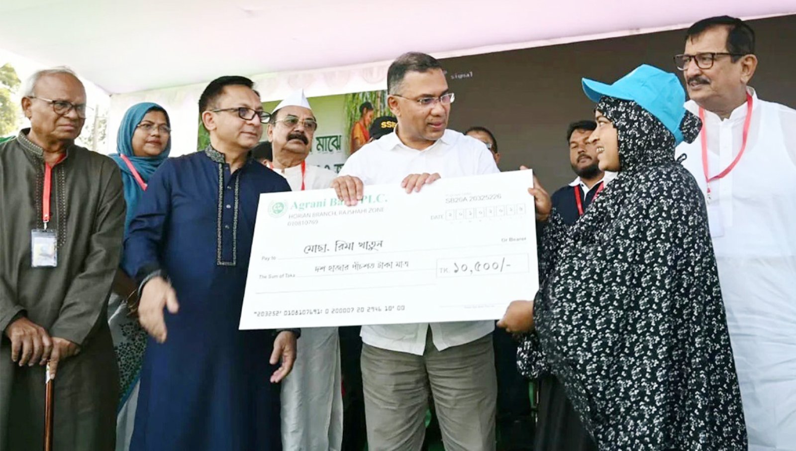 পদ্মা ও তিস্তা নদীতে ব্যারাজ নির্মাণ করব ॥ পানির ন্যায্য হিস্যা আদায়ে পদক্ষেপ নেয়া হবে-প্রধানমন্ত্রী