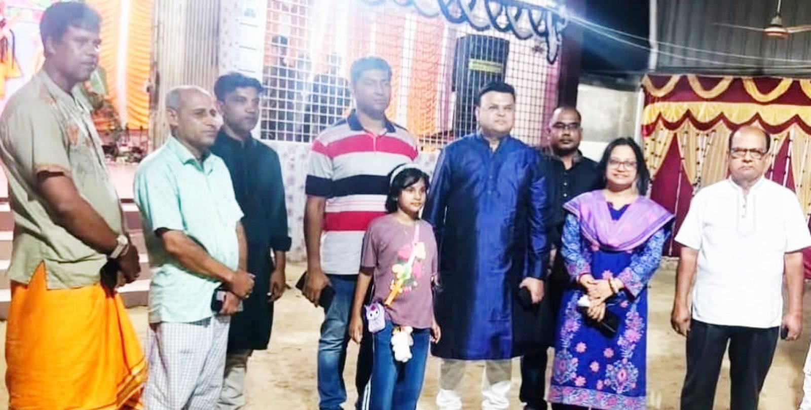 নাচোলে বিভিন্ন পূজামণ্ডপ পরিদর্শনে পুলিশ সুপার গৌতম কুমার বিশ্বাস