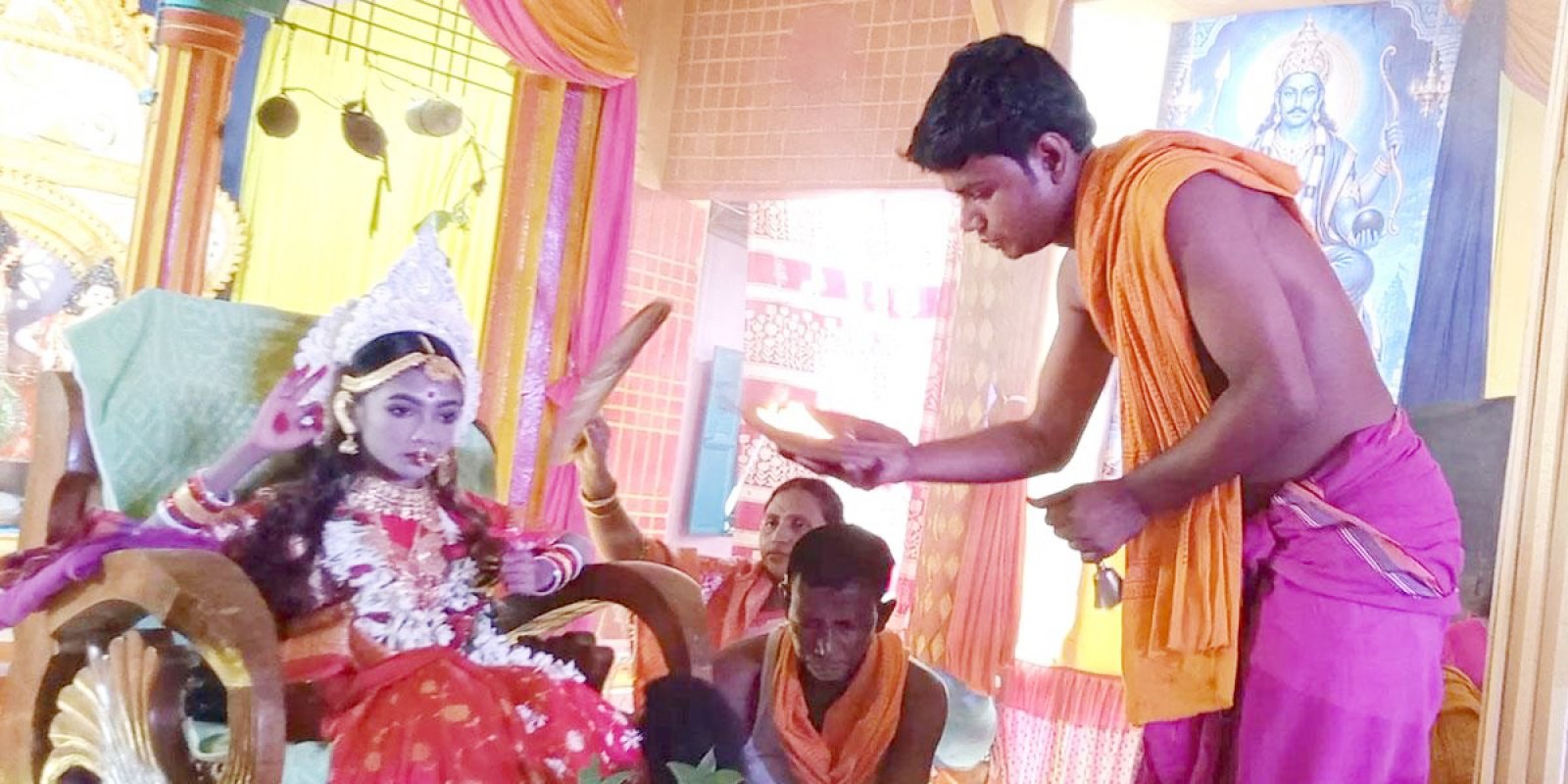 জয়পুরহাটে মহা অষ্টমীতে কুমারী পূজা অনুষ্ঠিত