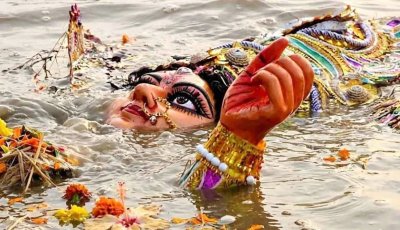 জয়পুরহাটে প্রতিমা বিসর্জনের মধ্য দিয়ে শারদীয় দুর্গোৎসবের সমাপ্তি
