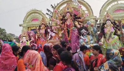 প্রতিমা বিসর্জনের মধ্য দিয়ে দিনাজপুরে শারদীয় দুর্গোৎসব সমাপনী