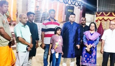 নাচোলে বিভিন্ন পূজামণ্ডপ পরিদর্শনে পুলিশ সুপার গৌতম কুমার বিশ্বাস